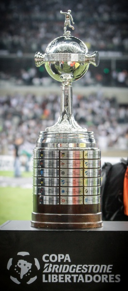 Arquivo:20130724 Taça Libertadores da América.jpg