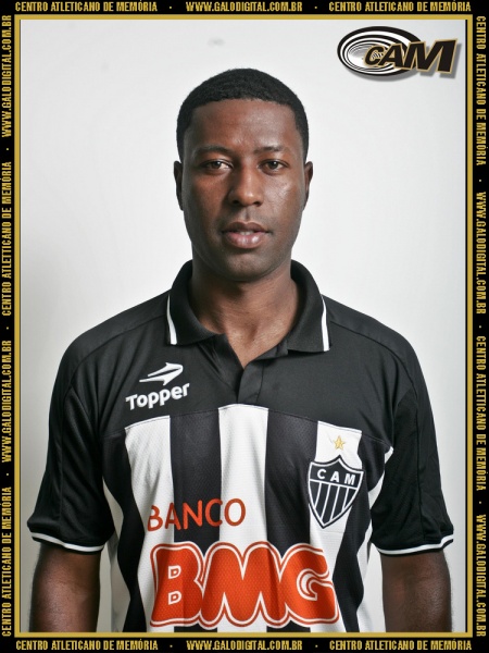 Arquivo:20110105-EdisonMendez 750.jpg